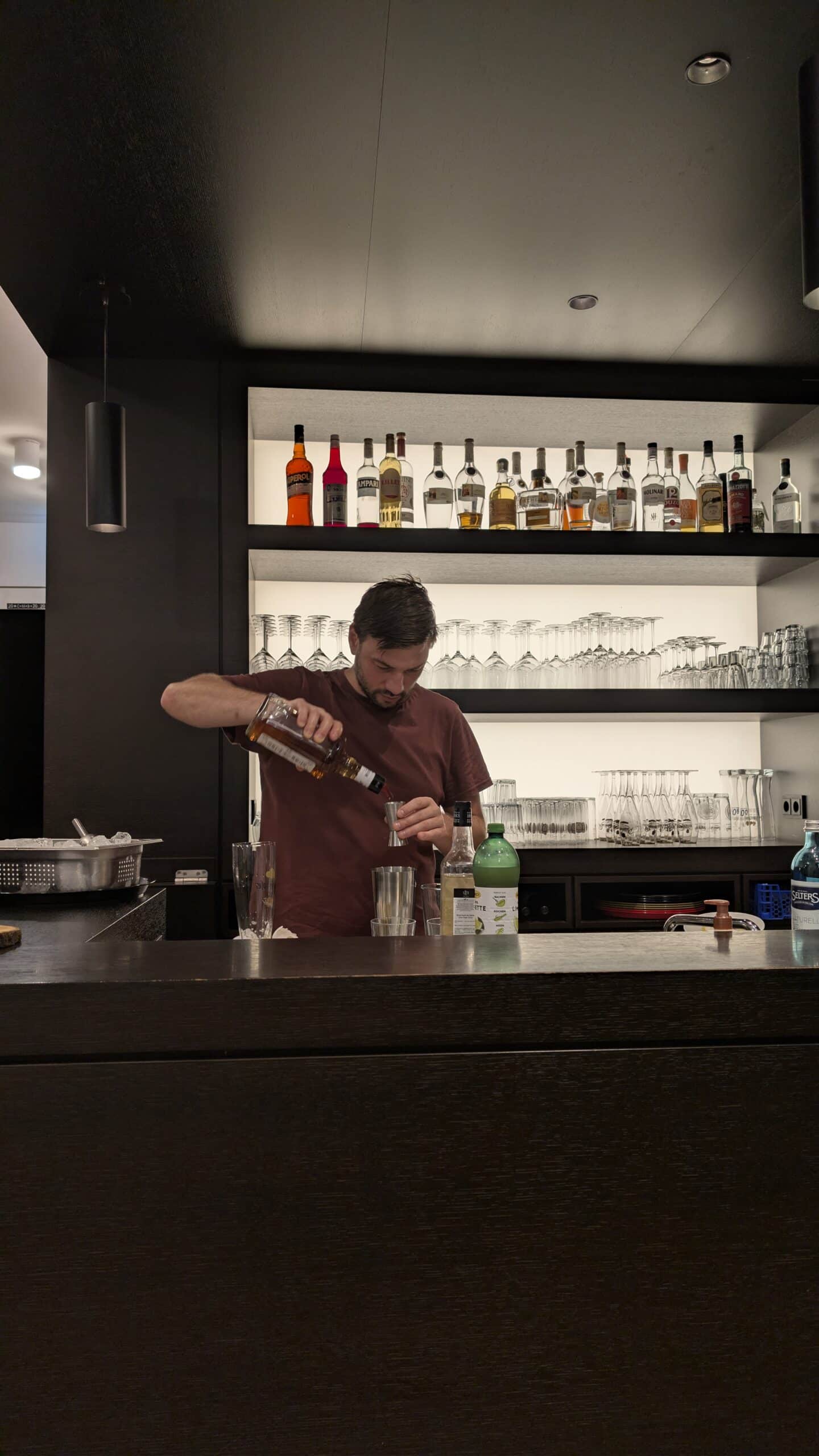 Georg an der Bar